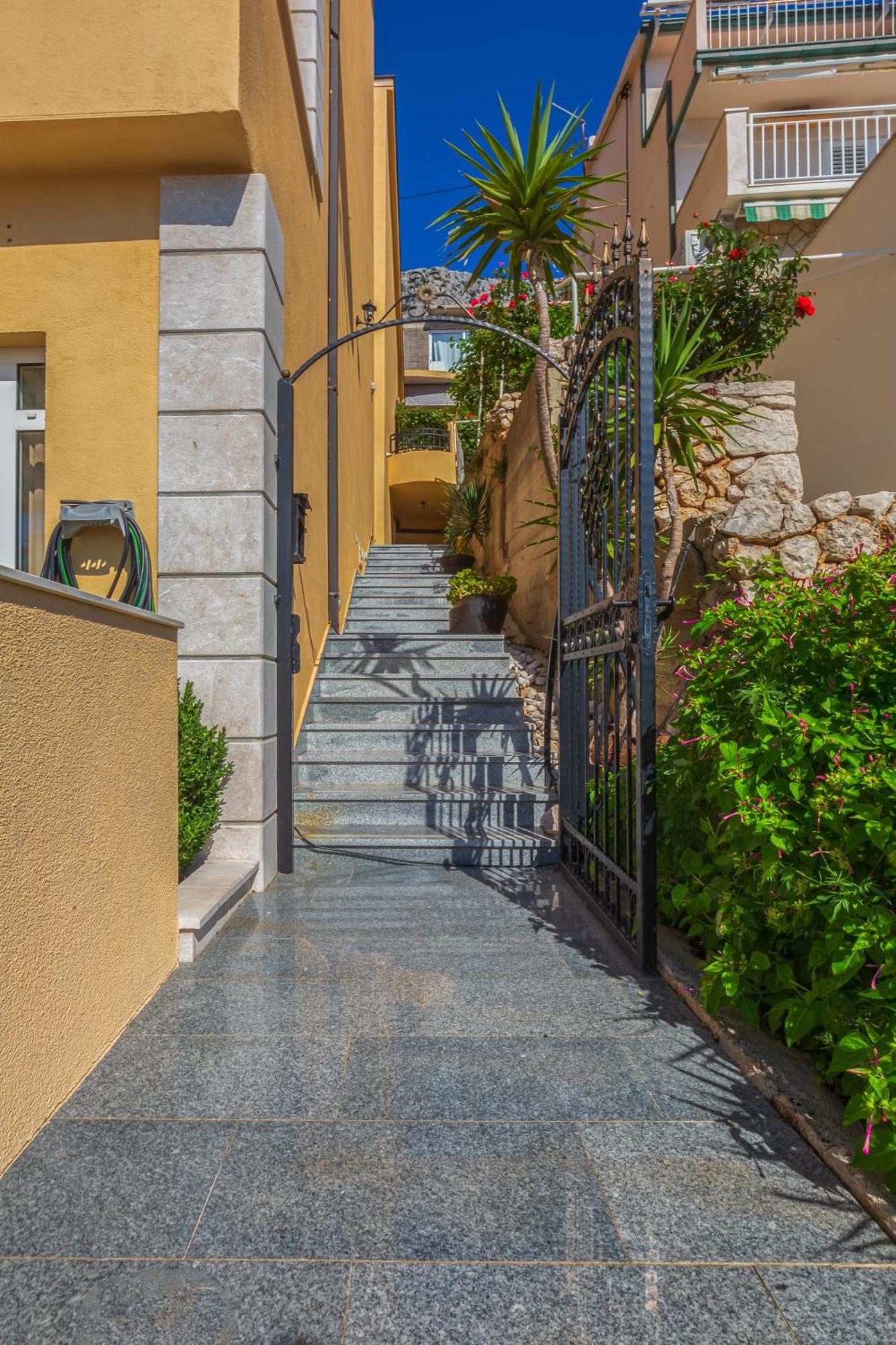 Apartments Gudelj Podgora Exterior foto